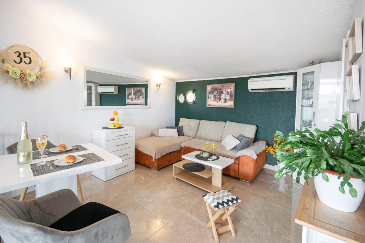 Holiday Home Nevera マカルスカ エクステリア 写真
