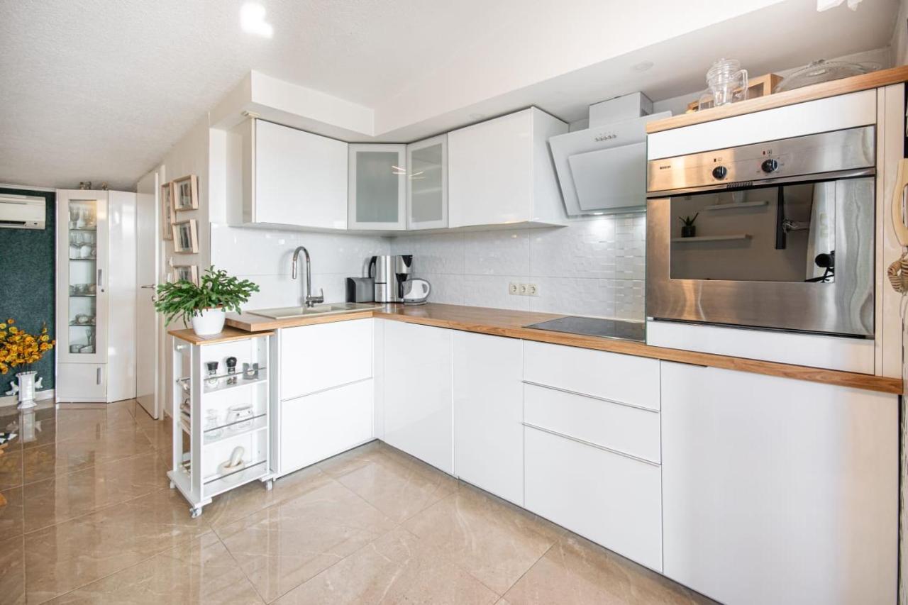 Holiday Home Nevera マカルスカ エクステリア 写真