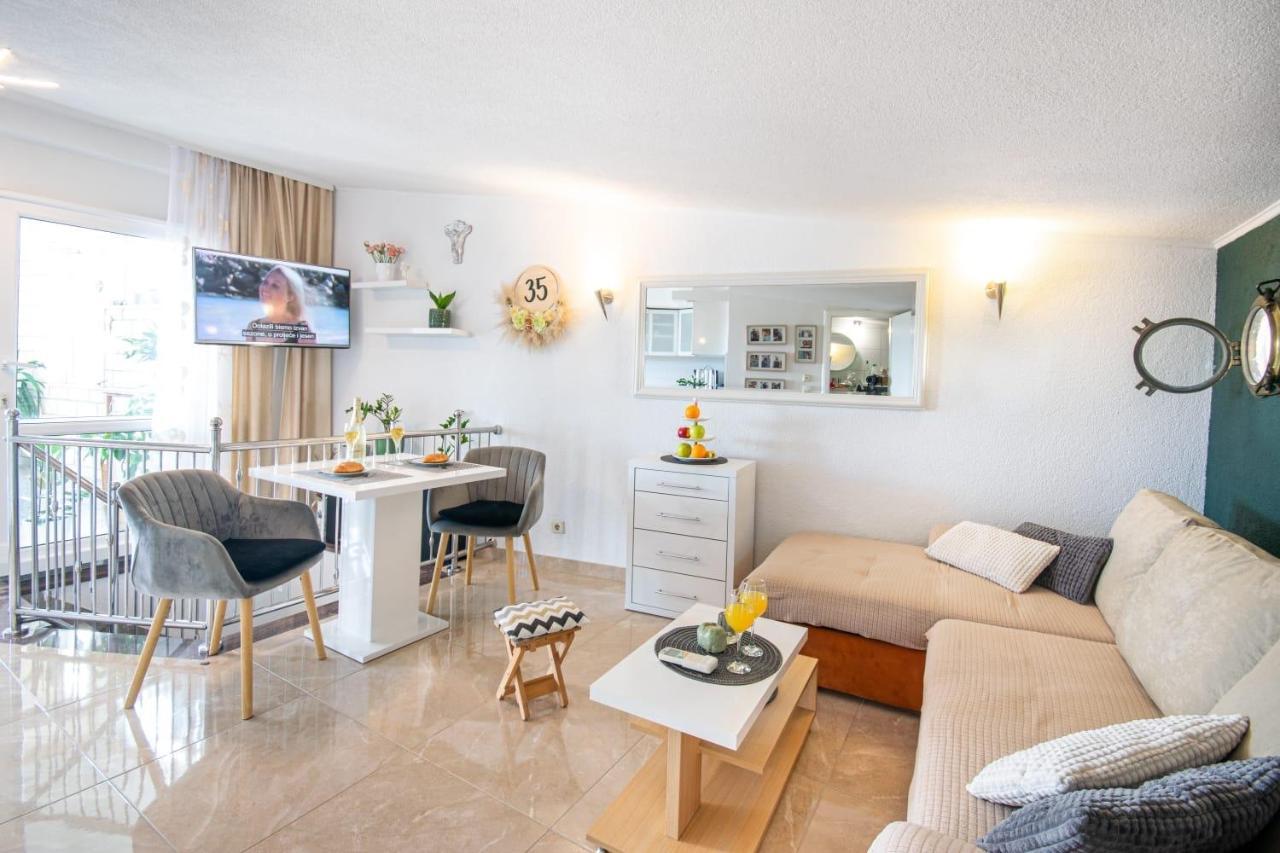 Holiday Home Nevera マカルスカ エクステリア 写真