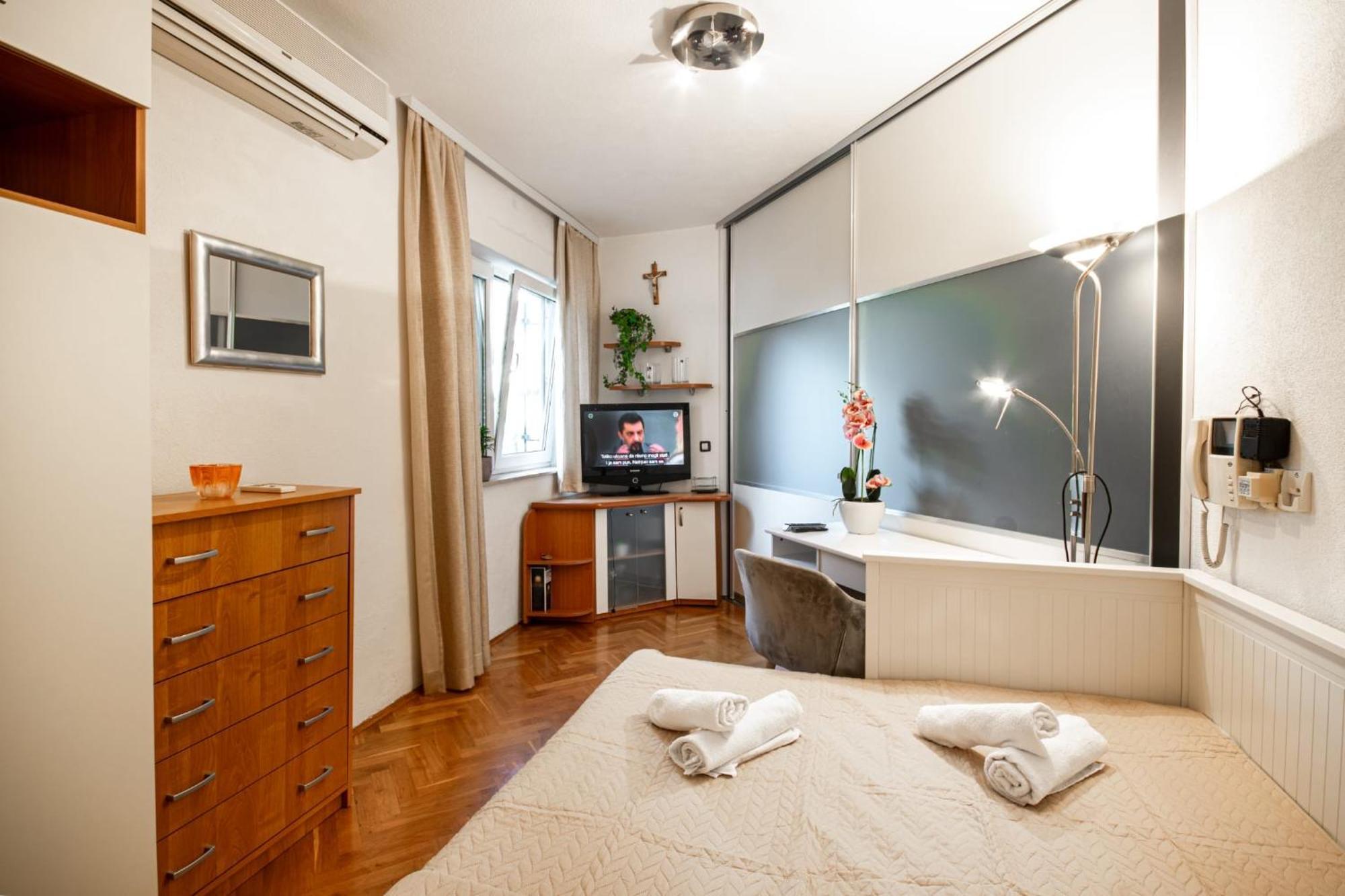 Holiday Home Nevera マカルスカ エクステリア 写真